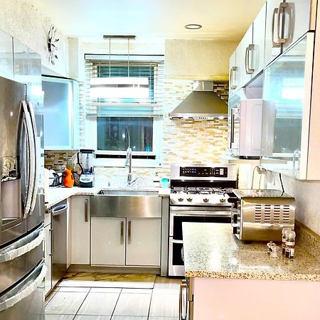 Lga Airport 3 Mins, 3 Bedroom Duplex House, Parking And Private Backyard, 9Mins Subway! New York Exteriér fotografie